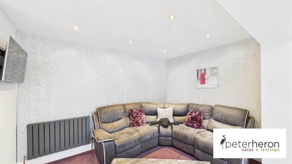 Open Plan Kitchen/Living &amp; Dining Area