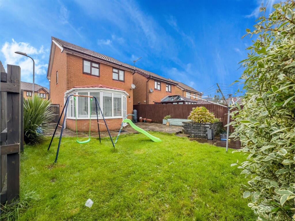 6 Tegfan Court 4.jpg