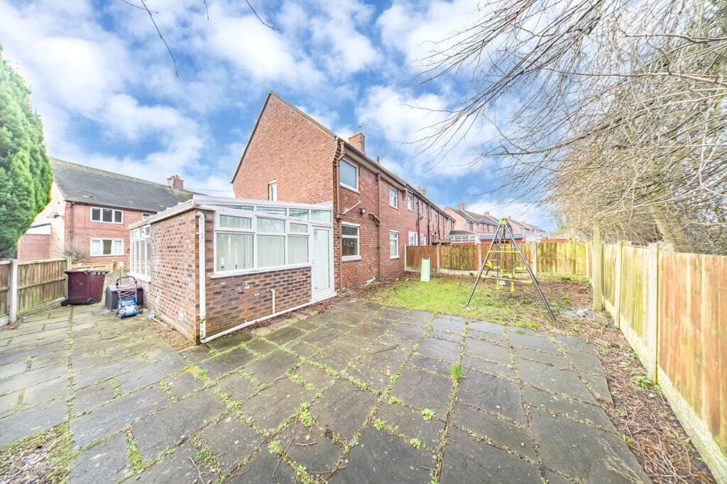 85 Bretherton Road garden 2.jpg