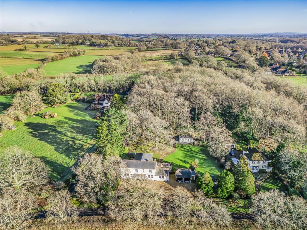 Broadacre House-Aerials-PorticoMarketing-Nexa-02.J