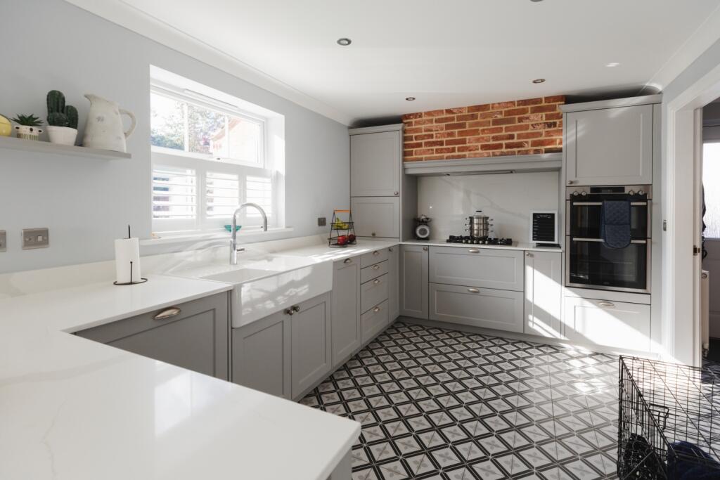 Woodchester EweMove 6
