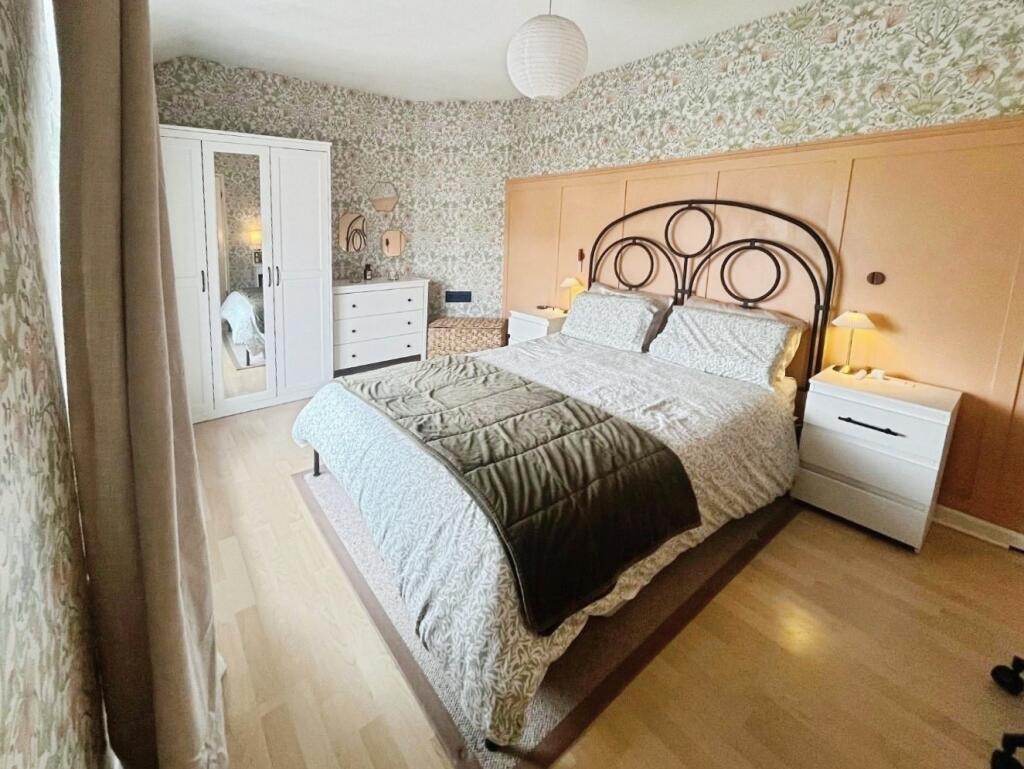 pbox-bedroom-324972.jpg
