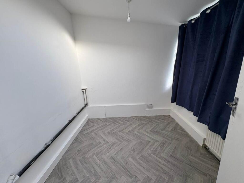 PHOTO-2025-10-06-09-