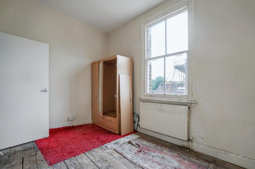 Flat B, 198 Stockwell Road, Brixton, London, SW9 9TB