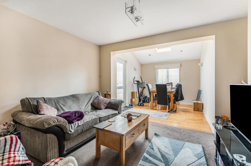Living/Dining Area