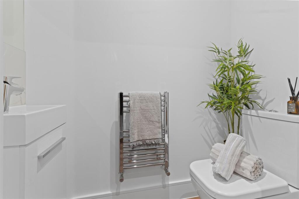 Cloakroom/WC
