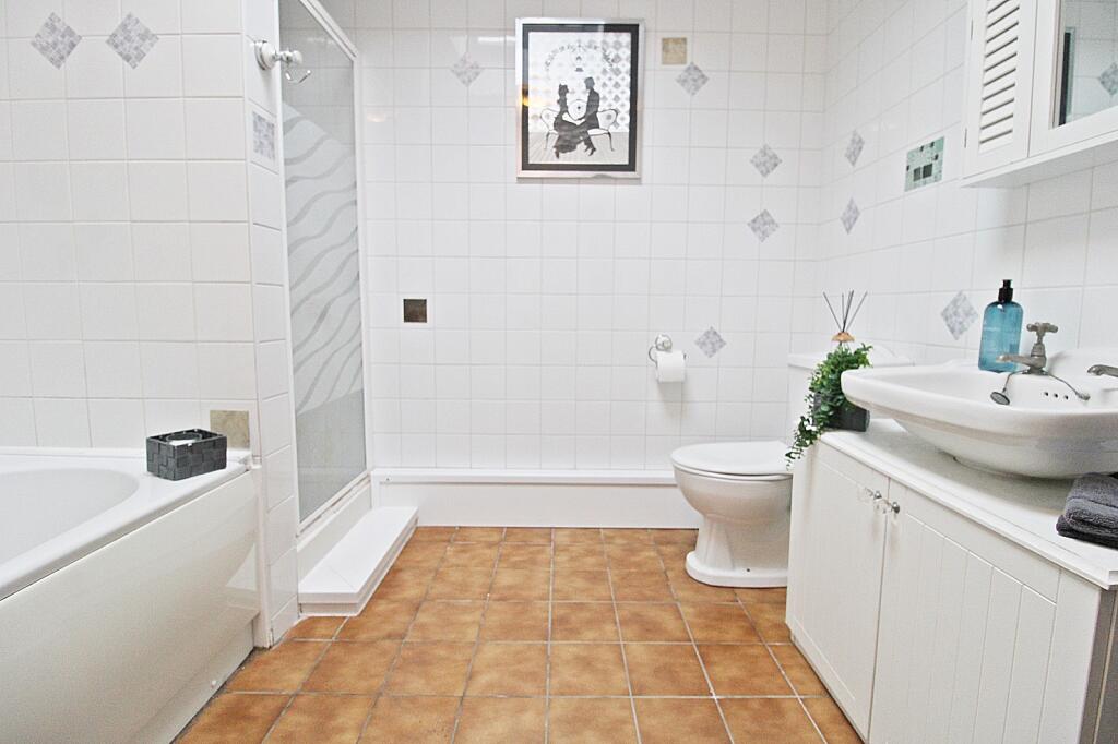 Ensuite Bathroom