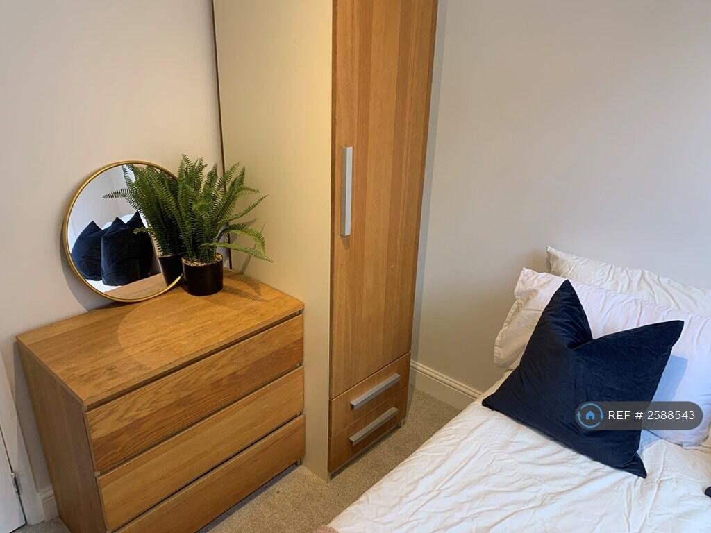 Bedroom 2 (Double) 