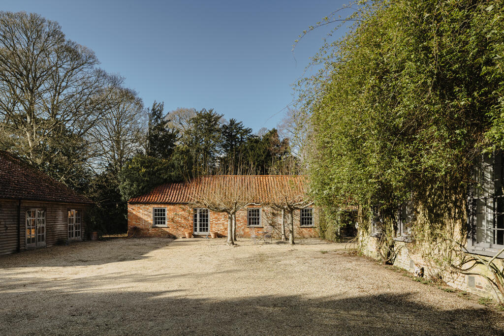 Narborough Hall_41.jpg