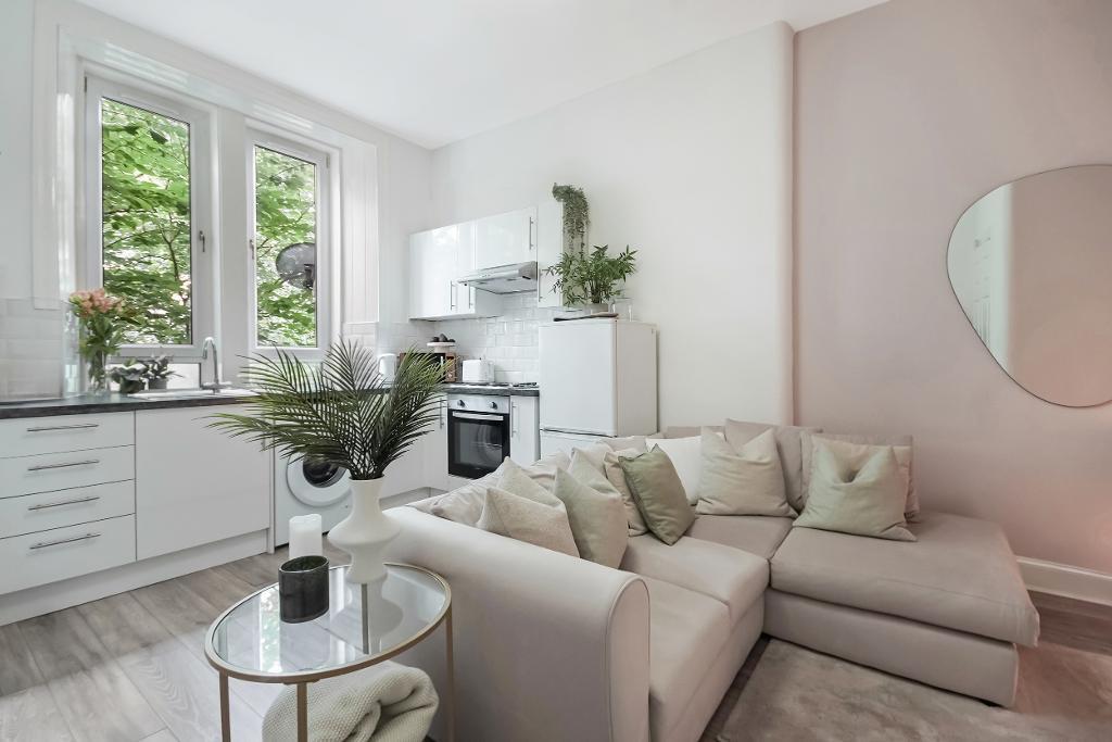 Lounge/Kitchen
