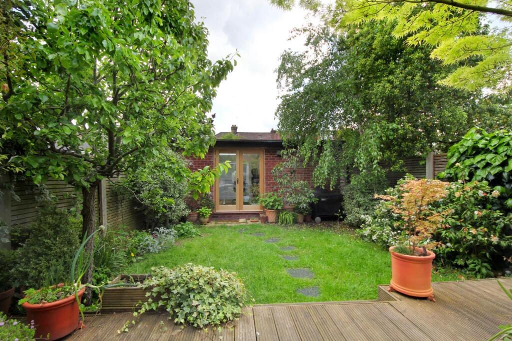 GV-71 CourtsWay-spring (8).jpg