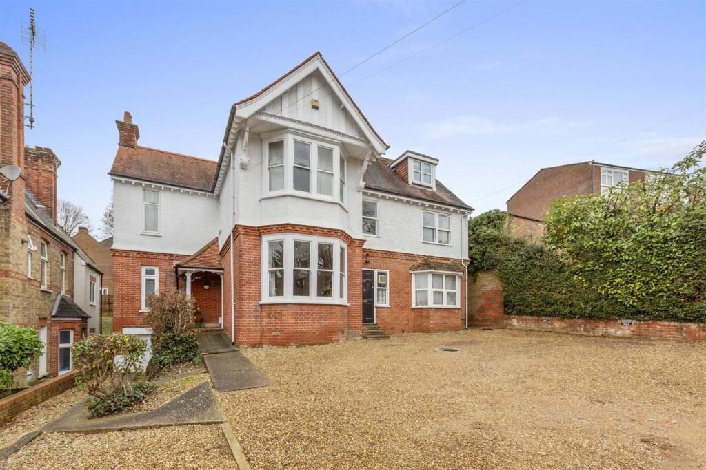 Amersham Hill, High Wycombe