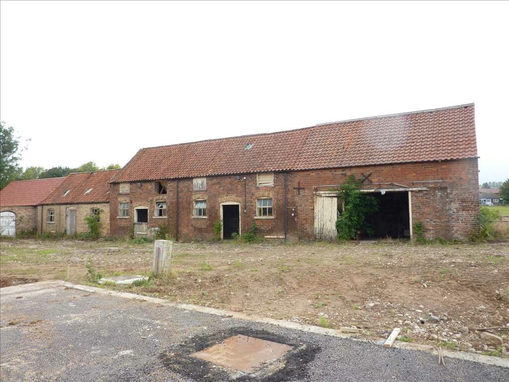 THE EXISITING BARN