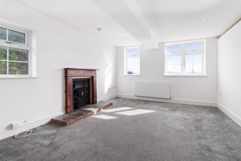 Sitting / dining room