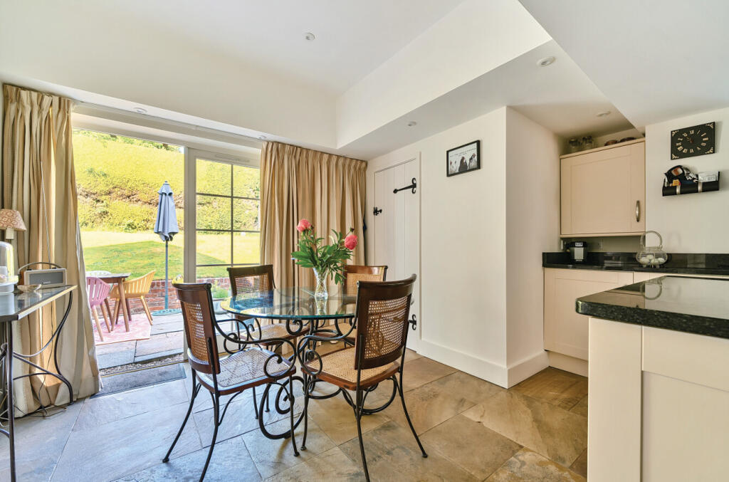 1289992-9-6824c60...