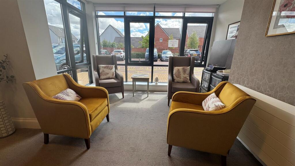 Sitting Room (2).jpg