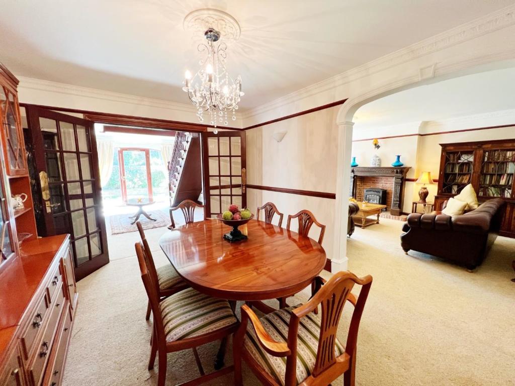 Dining Room 3.jpg