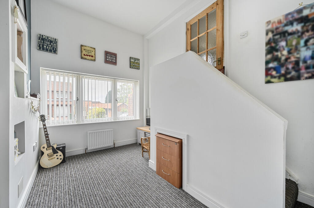 1301904-12-683f2d...