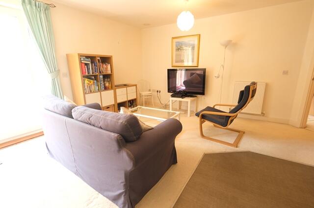 SITTING/DINING ROOM