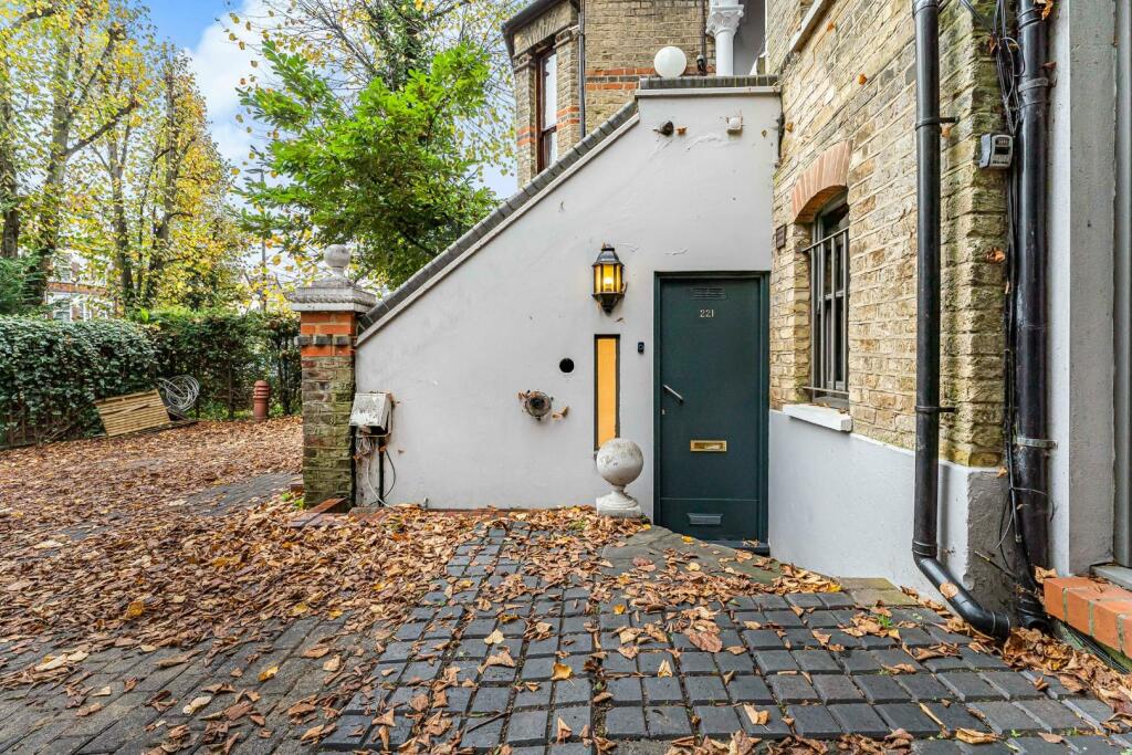 Studio 221 Archway-3.jpg