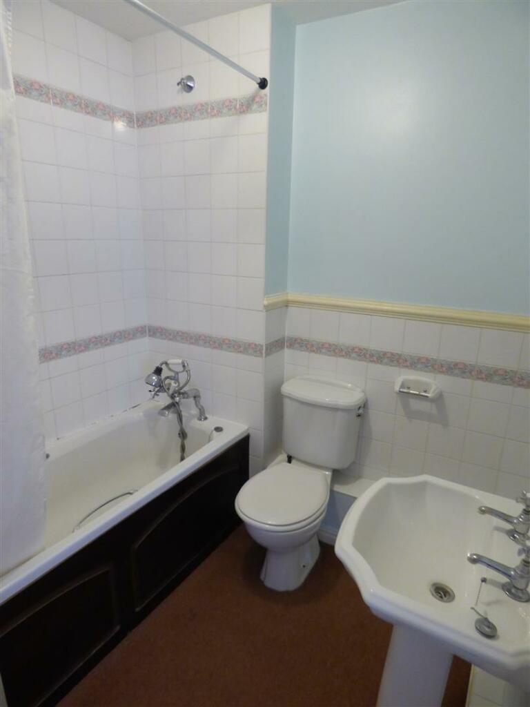 Bathroom.JPG