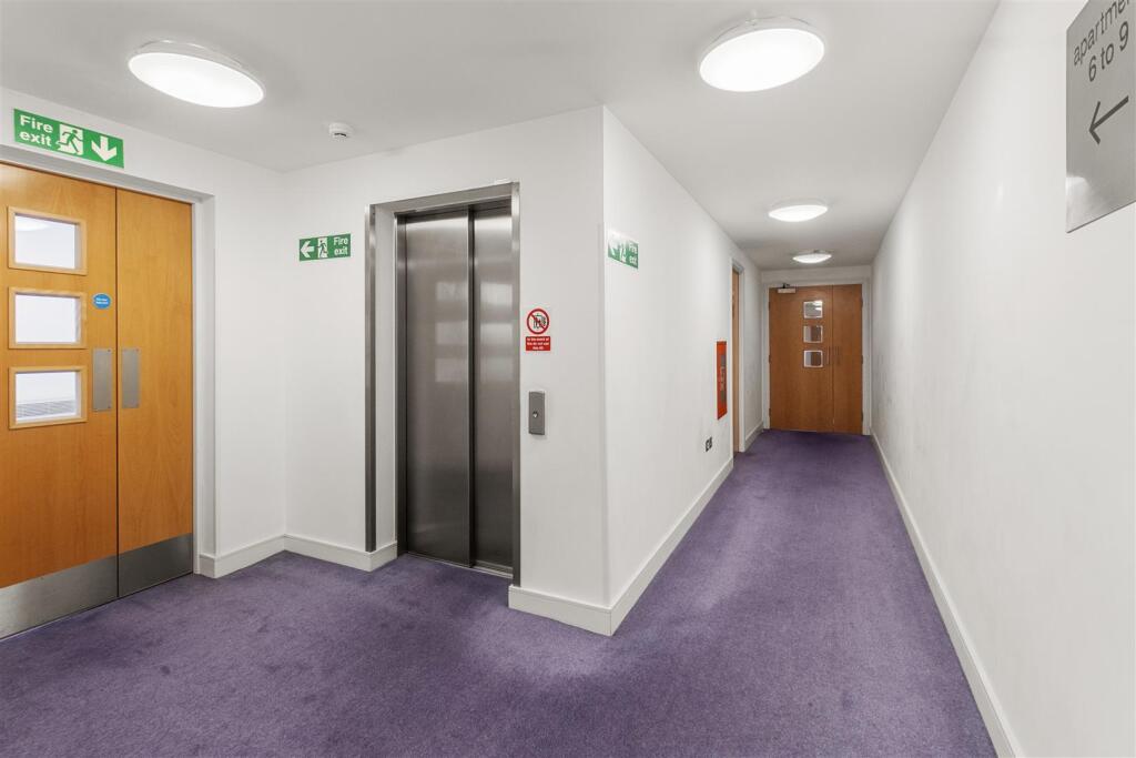 communal landing.jpg