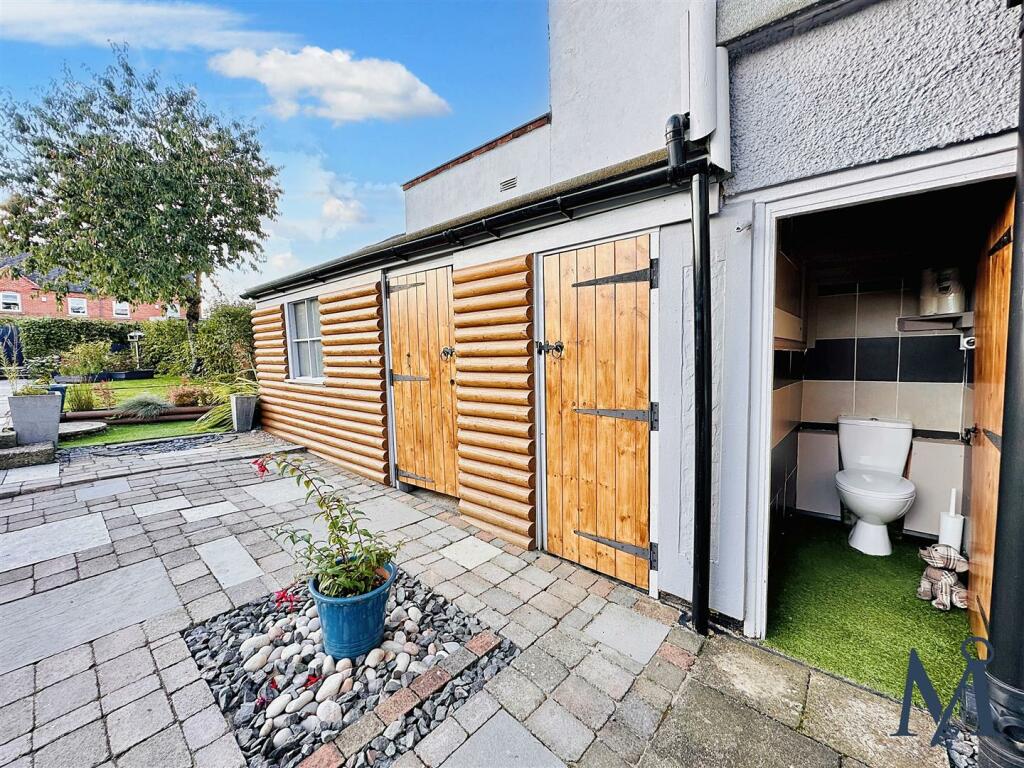 Large Rear Garden