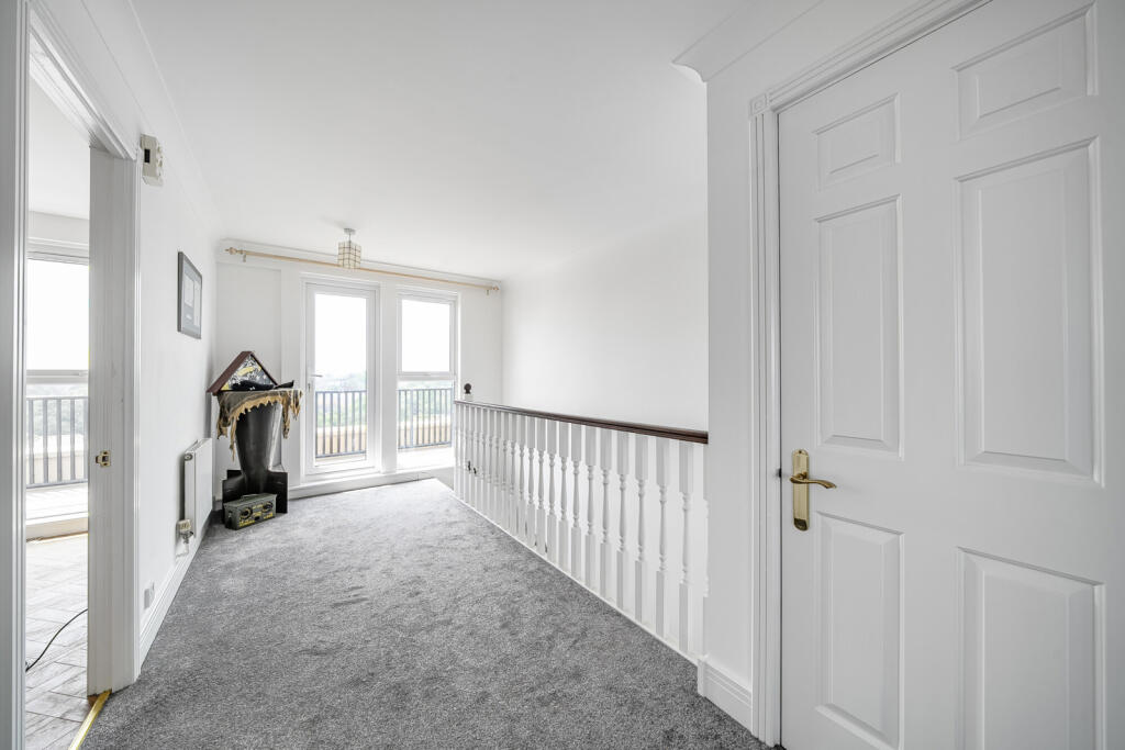 1304575-8-6846e93...