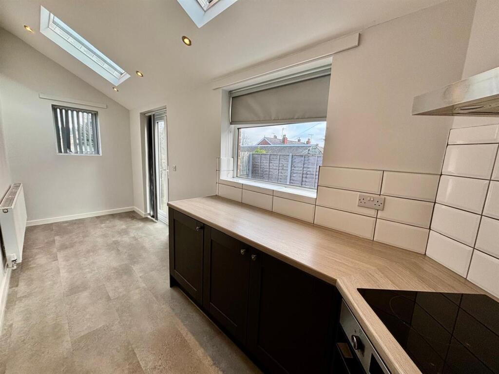 Extended Dining Kitchen: