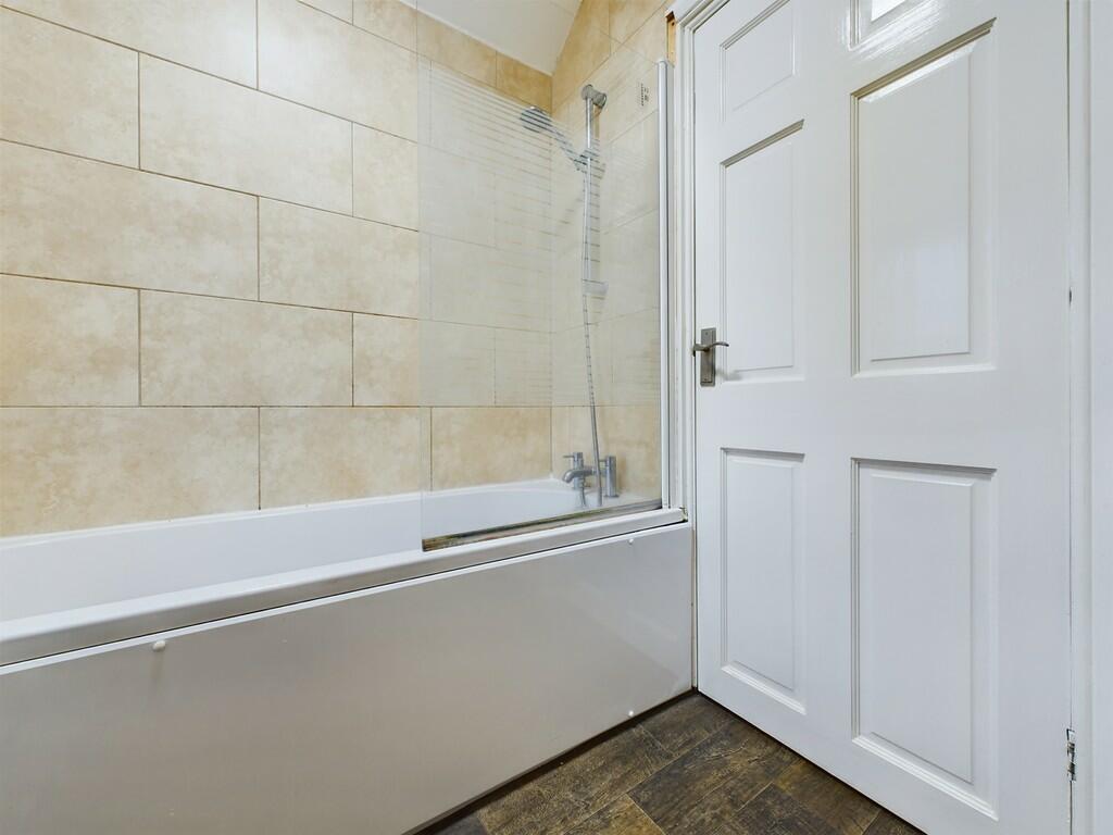 CAM04273G0-PR0032...