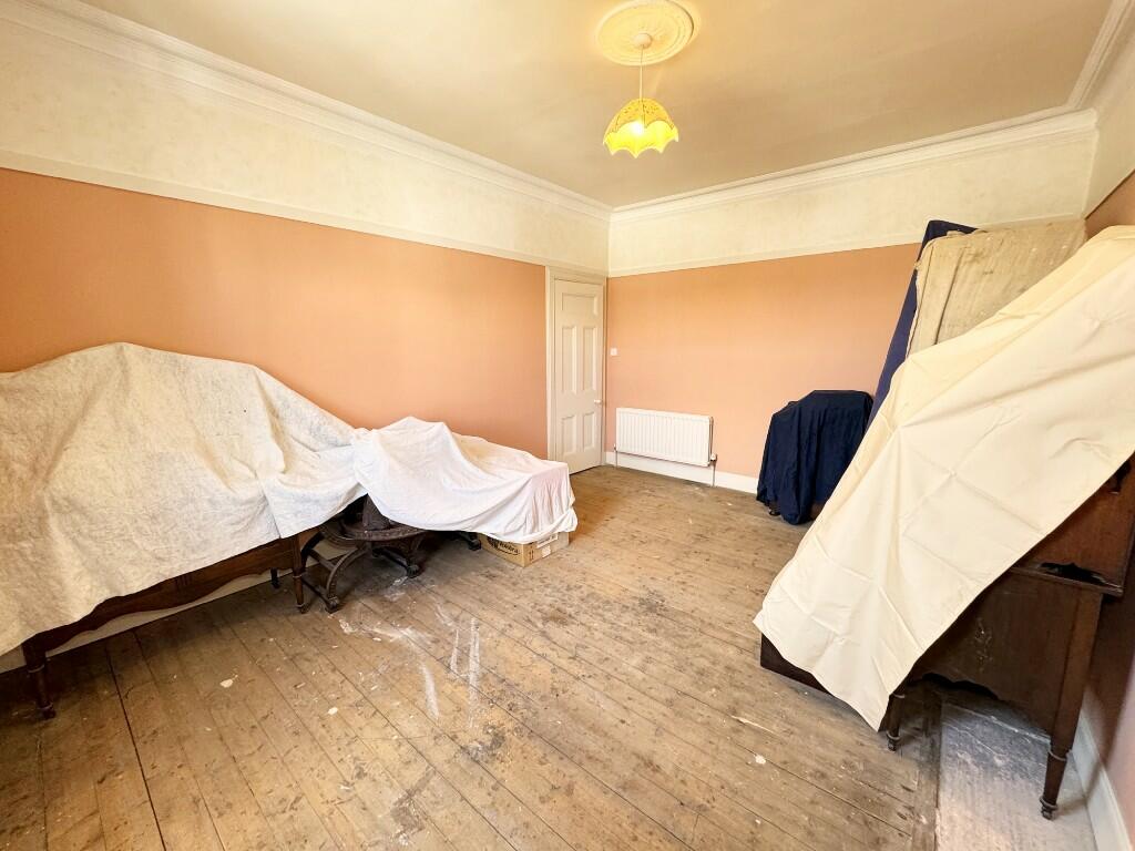 Bedroom 2 (2)