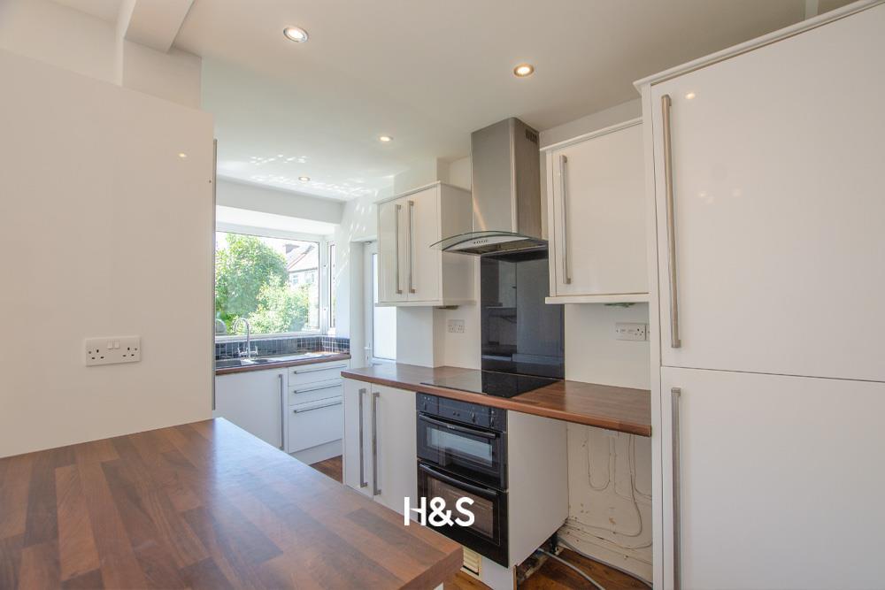 29 Hurdis Road - Kitchen..jpg