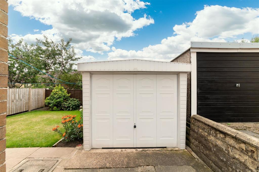 DETACHED GARAGE