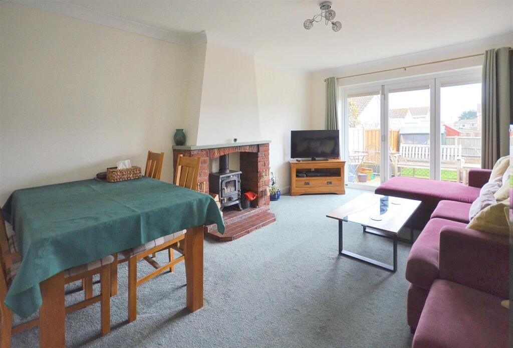 Sitting/Dining Room