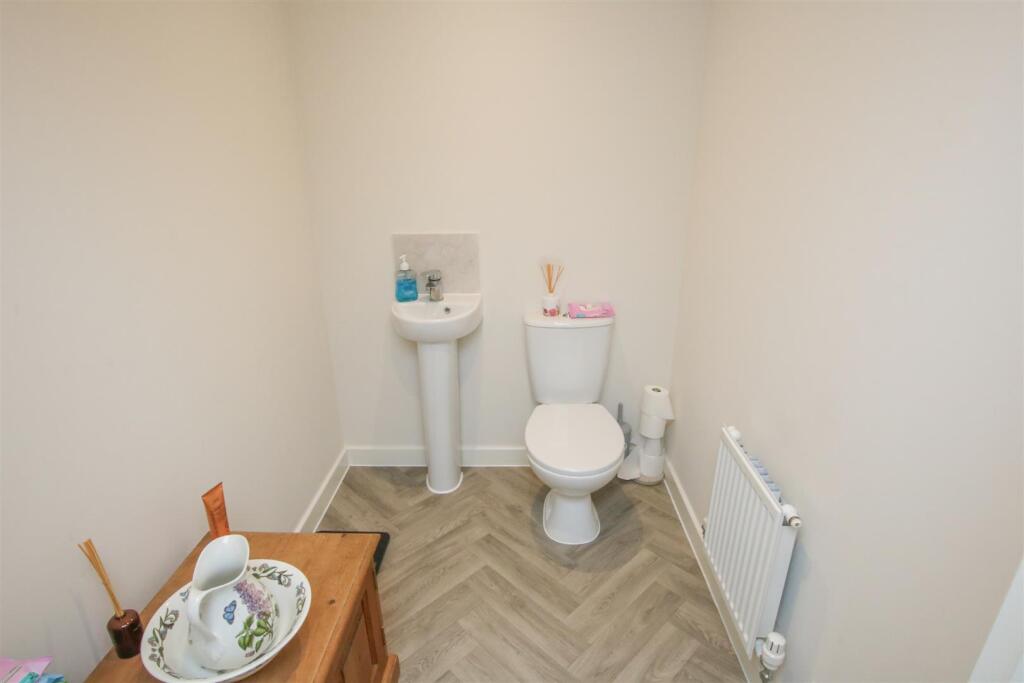GROUND FLOOR W/C