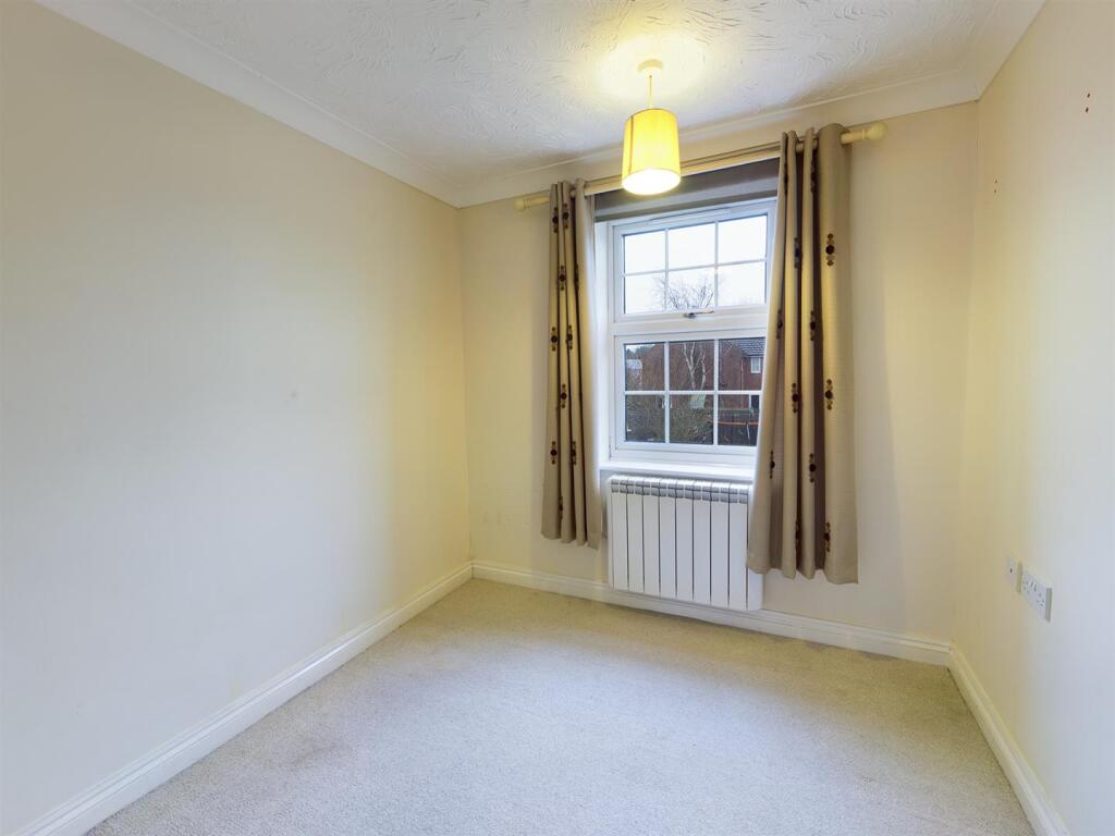 7 Vicarage Gardens NEW Jan 2021 (9).jpg