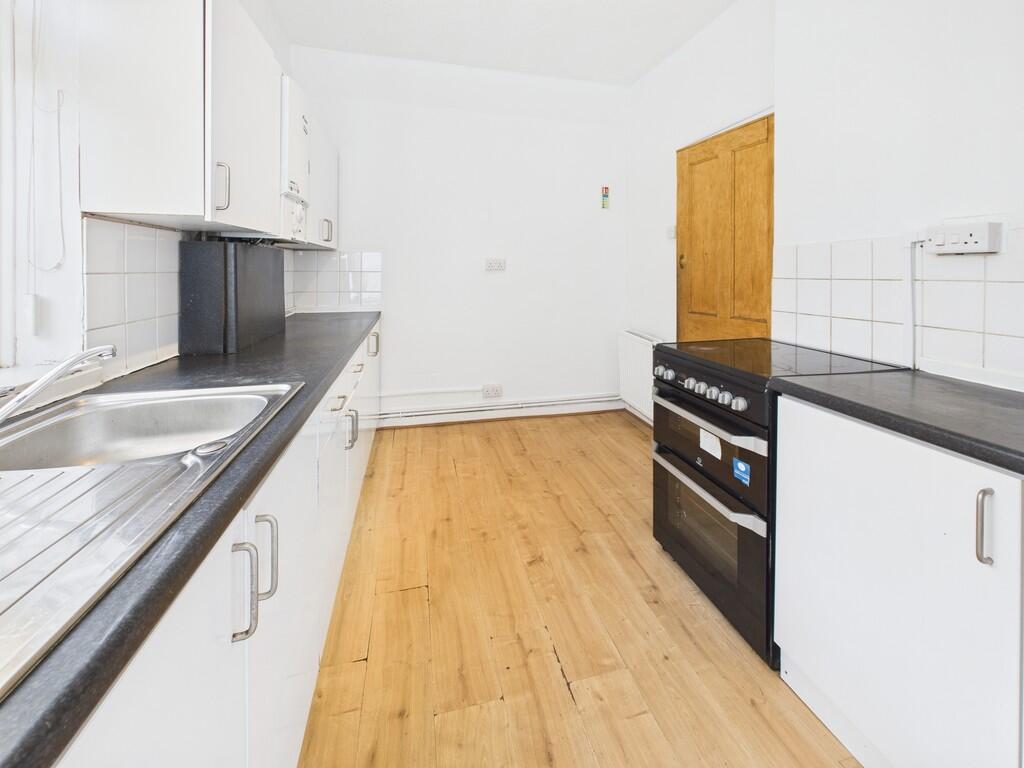 CAM03974G0-PR0204...