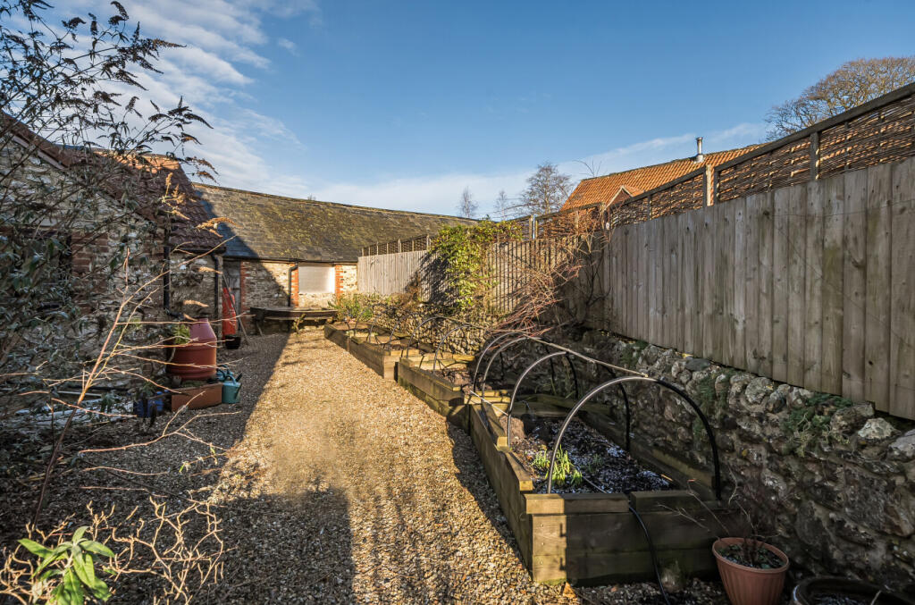 1386146-35-695d19...