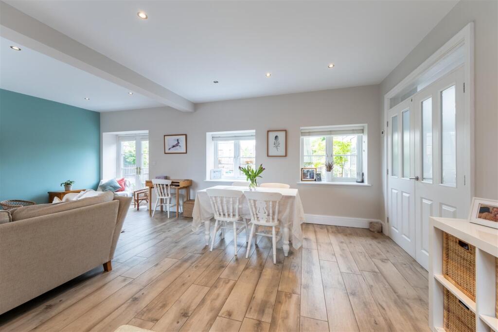 36 The Ridgeway-007.jpg