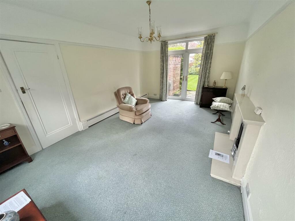 Lounge Aspect 2.jpg