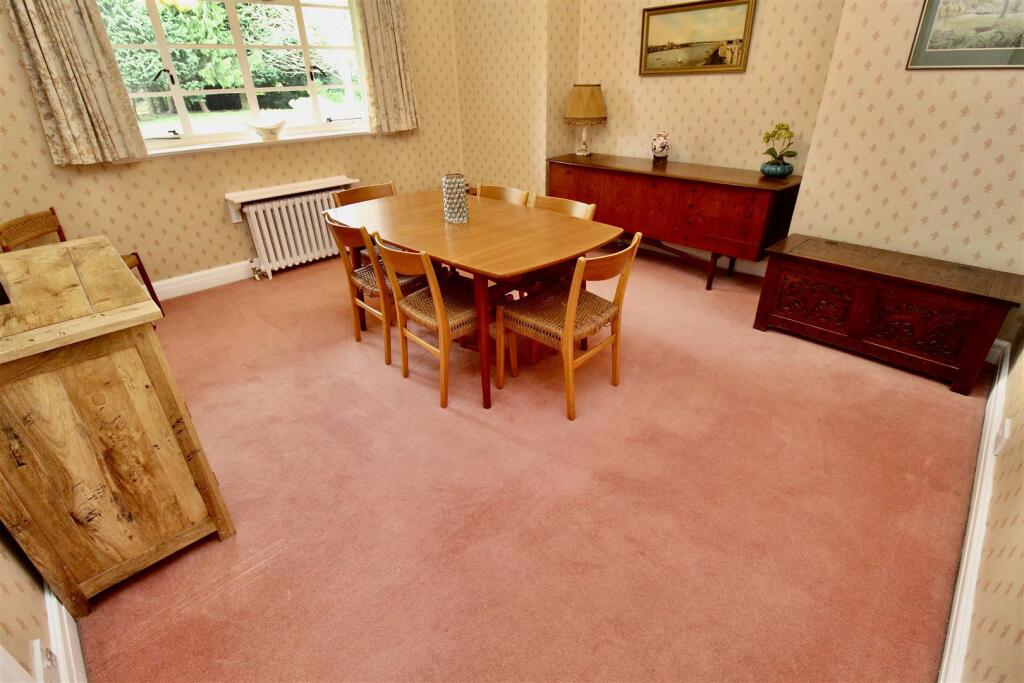 Dining Room / Fifth bedroom