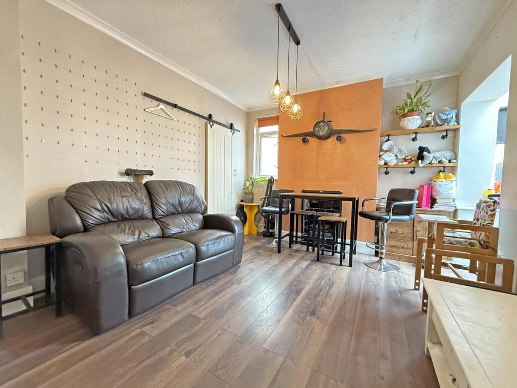 Cedarcroft Road 4 - Dining Room.jpg