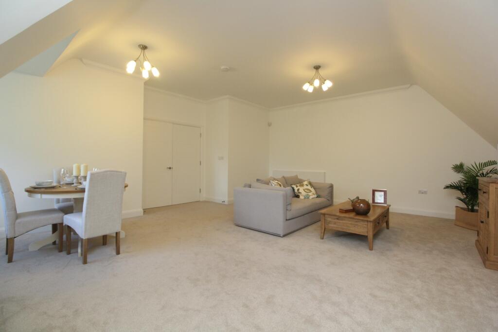 Apt 28