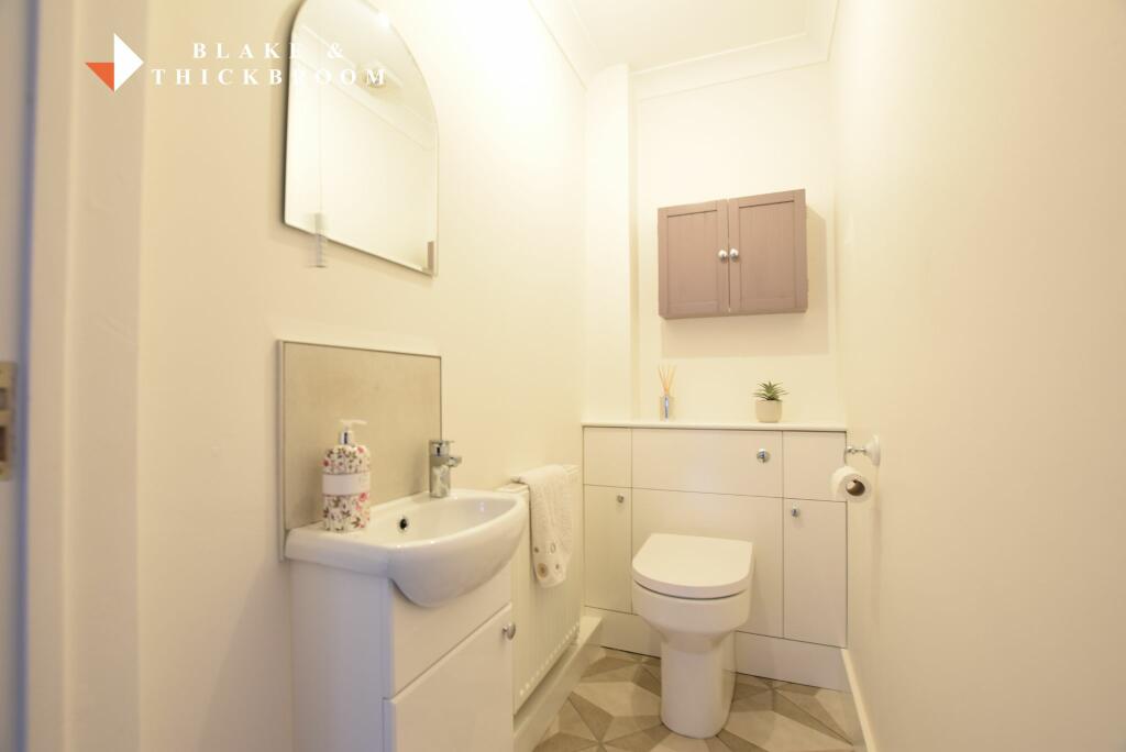 GROUND FLOOR CLOAKROOM