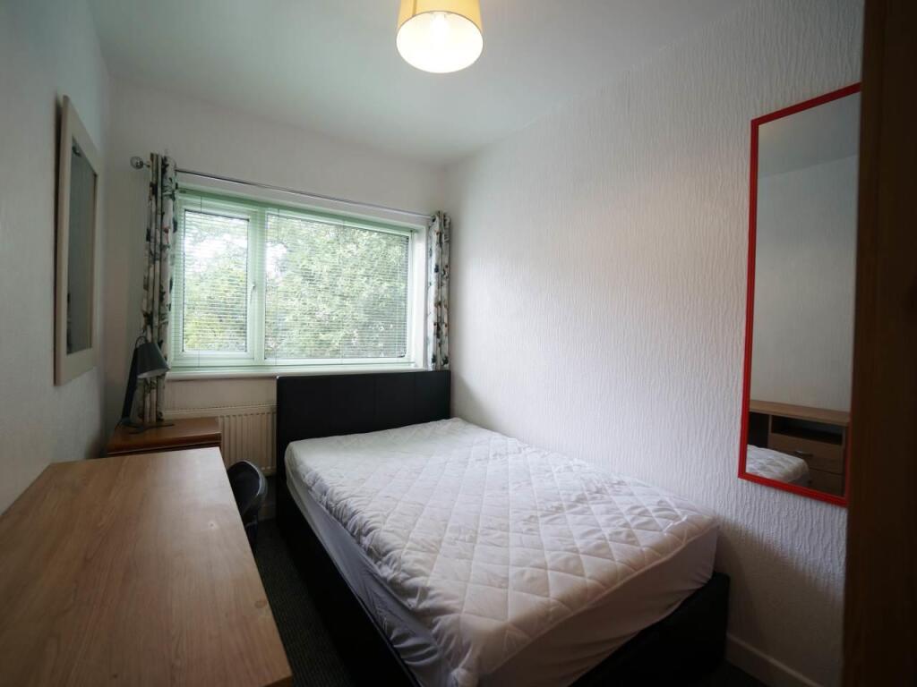 Bedroom 2.JPG