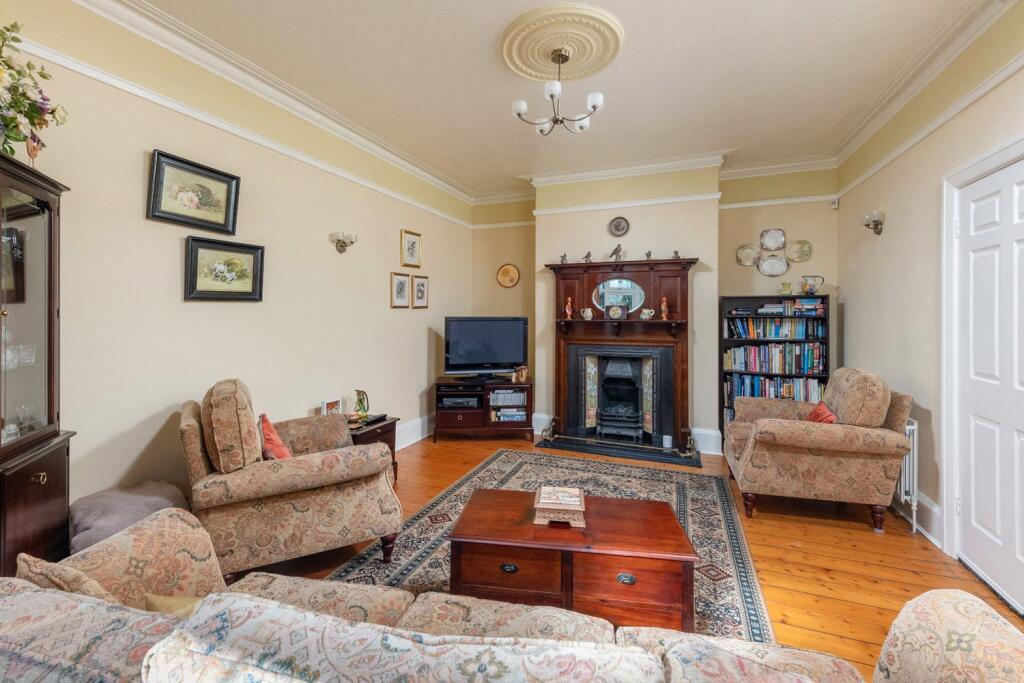 Living Room Pic 1