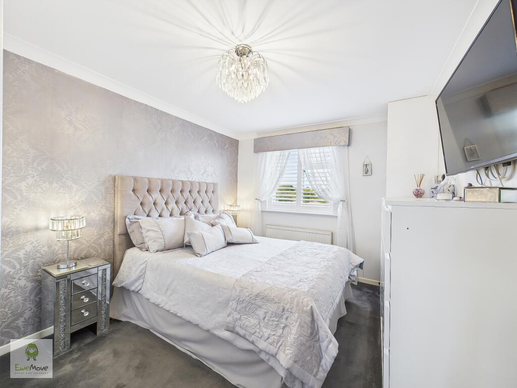 CAM02308G0-PR0189-STILL037-2