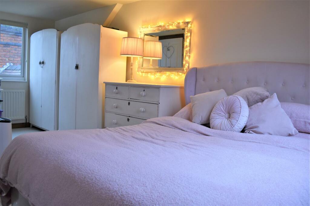bedroom13.jpg