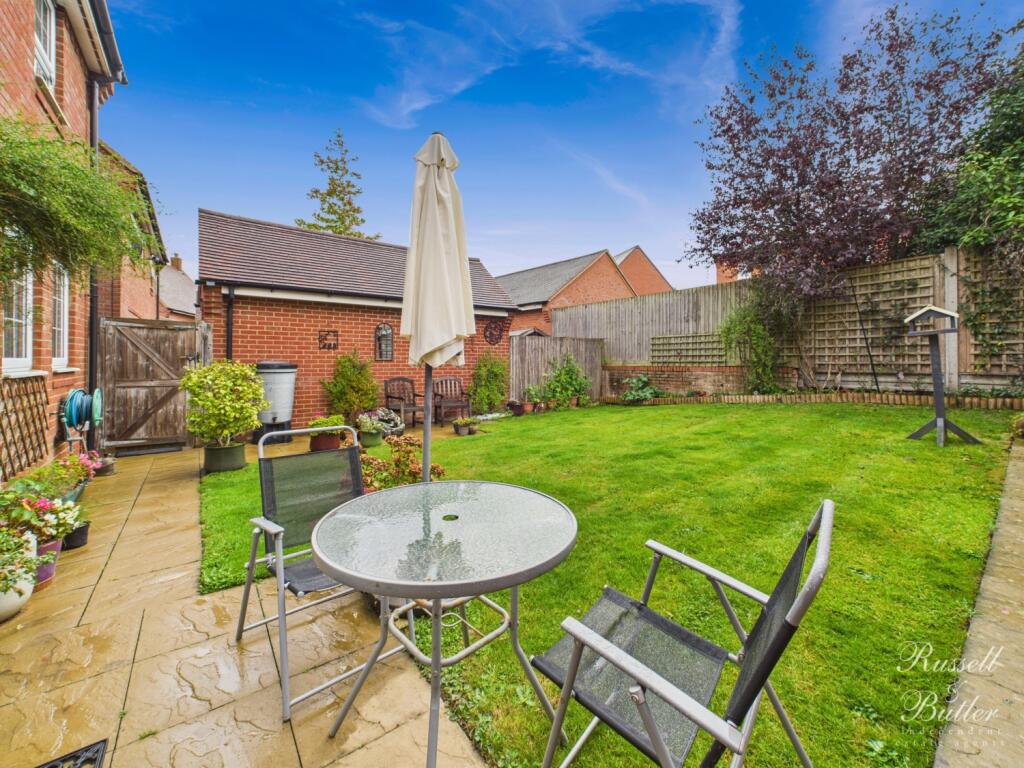 CAM02127G0-PR0332-STILL010