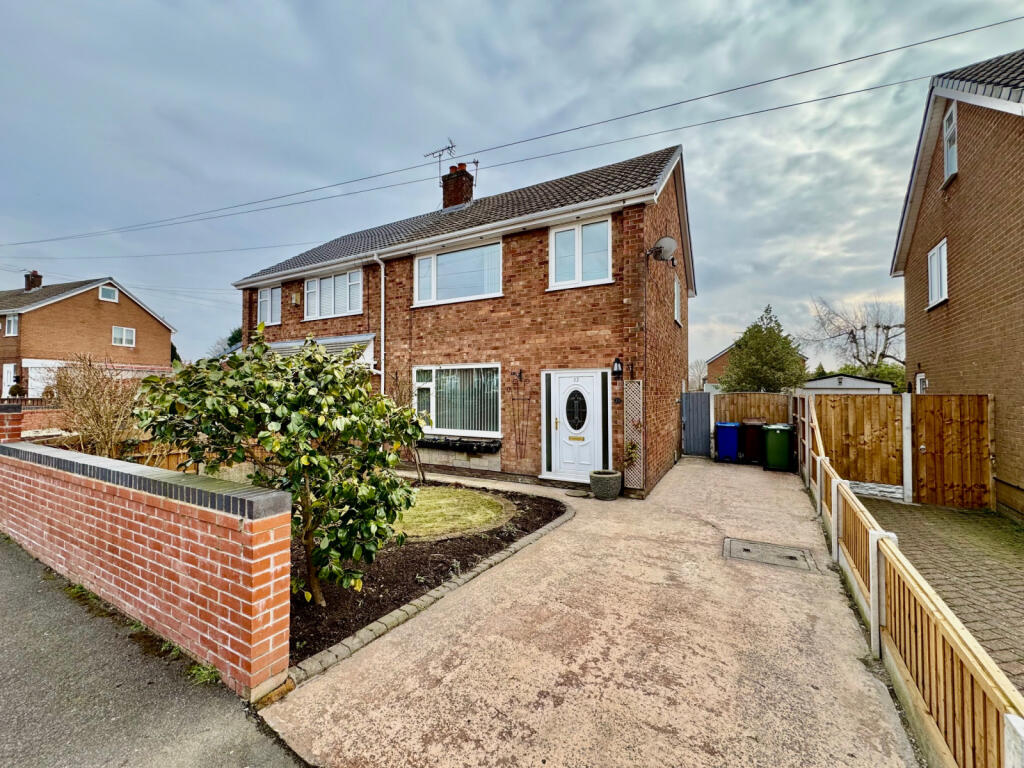 3 Bedroom Semi Detached House For Sale